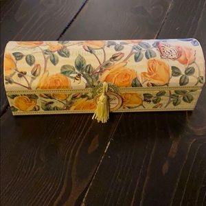 Punch Studio honey scented honeycomb soaps